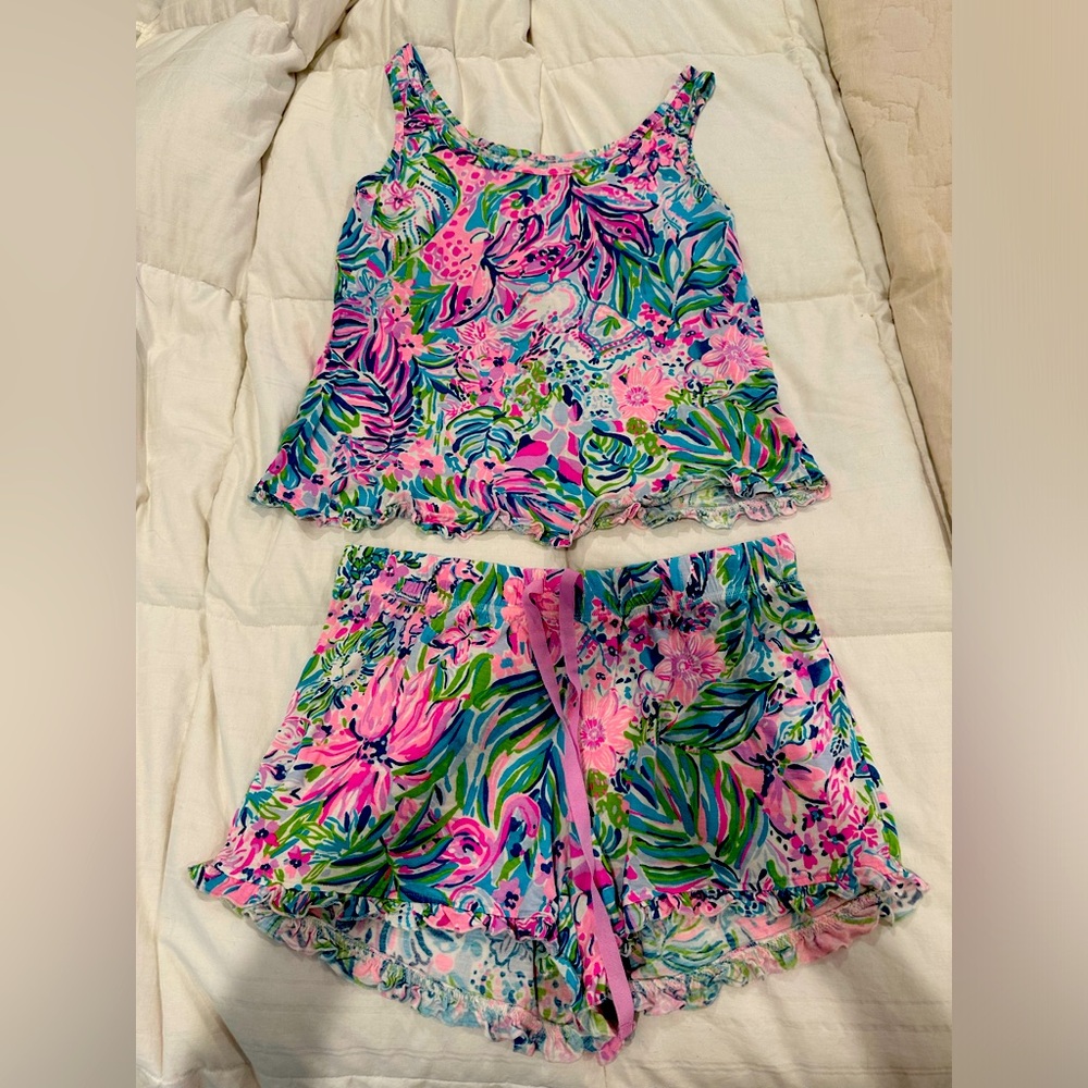 Lilly Pulitzer floral pajama set - size M